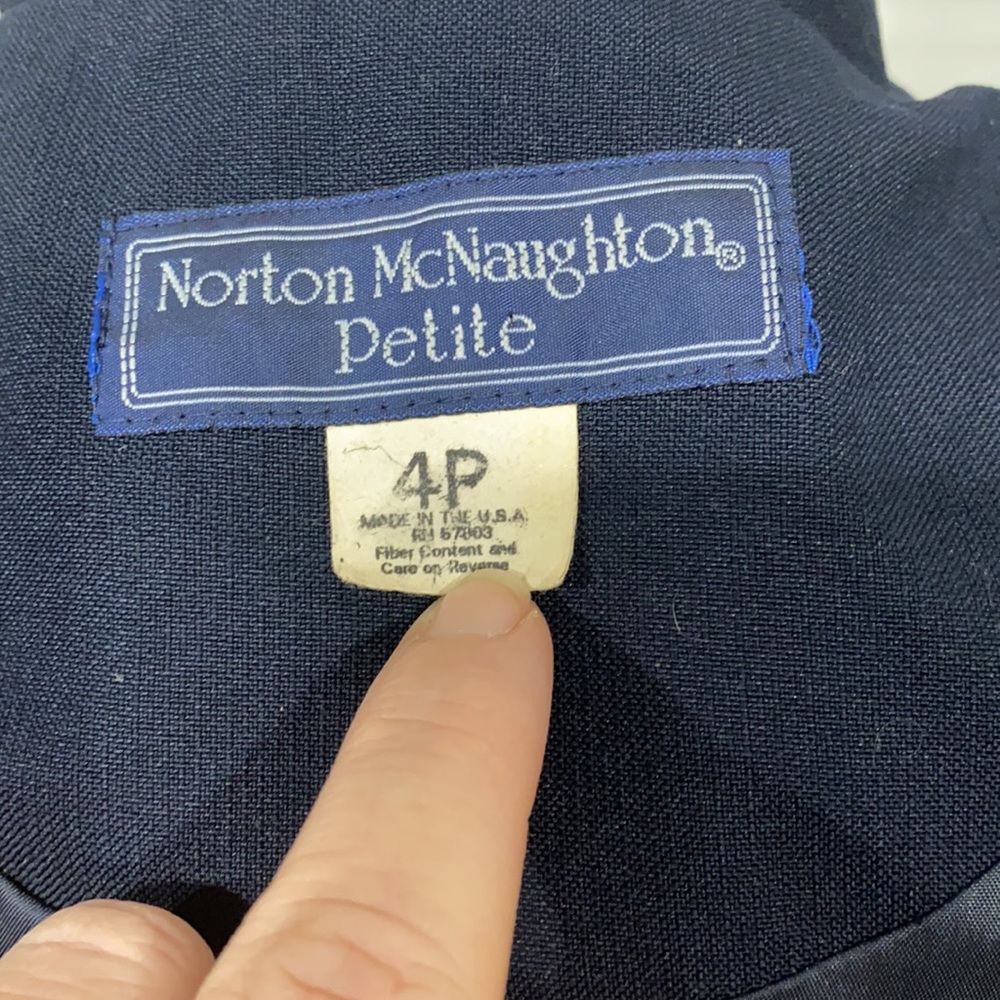 Norton McNaughton Petite navy blue blazer, size 4p - Picture 9 of 10